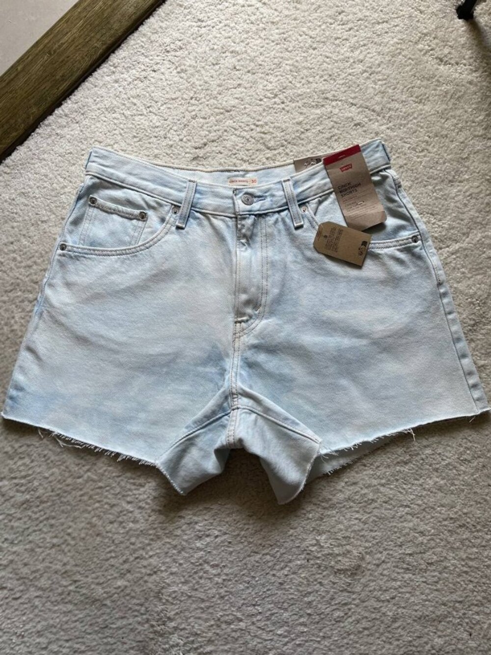 NWT Levi's Cinch High Rise Denim Cut-Off Shorts Size 30